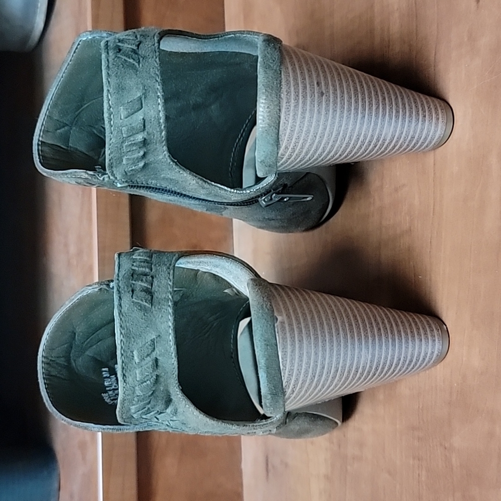 Torrie Olive Booties - Picture 2 of 7